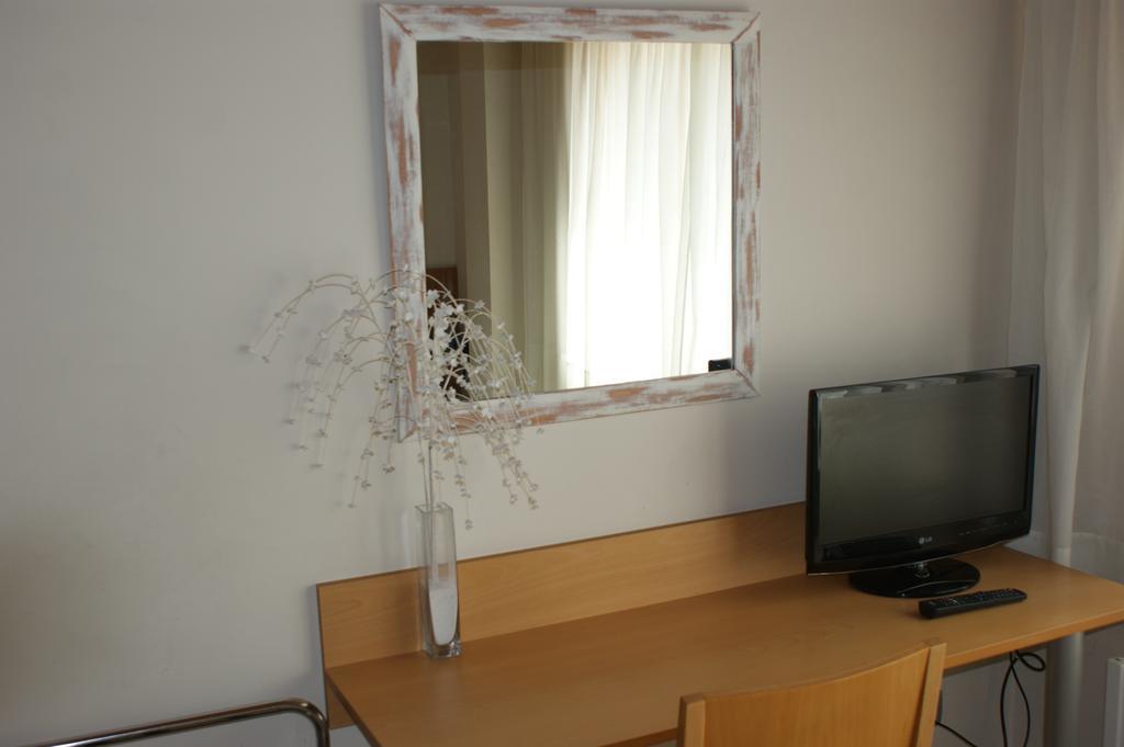 Hotel Viaurelia Montblanc Room photo